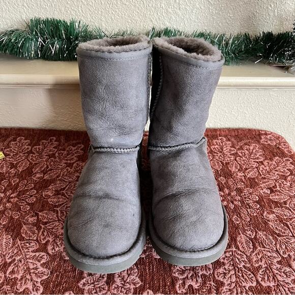 Ugg Classic Short Women’s Grey Suede Boots Size 8 - Picture 8 of 11